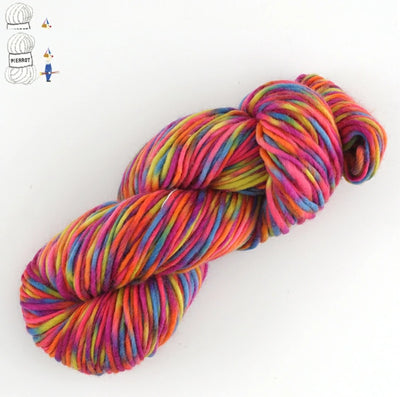rainbow Multicolored skein of yarn hand dyed in Japan 100% wool

Close-up of the Pierrot Colore yarn fibers, showing the high-quality Japanese dye penetration and consistent twist
