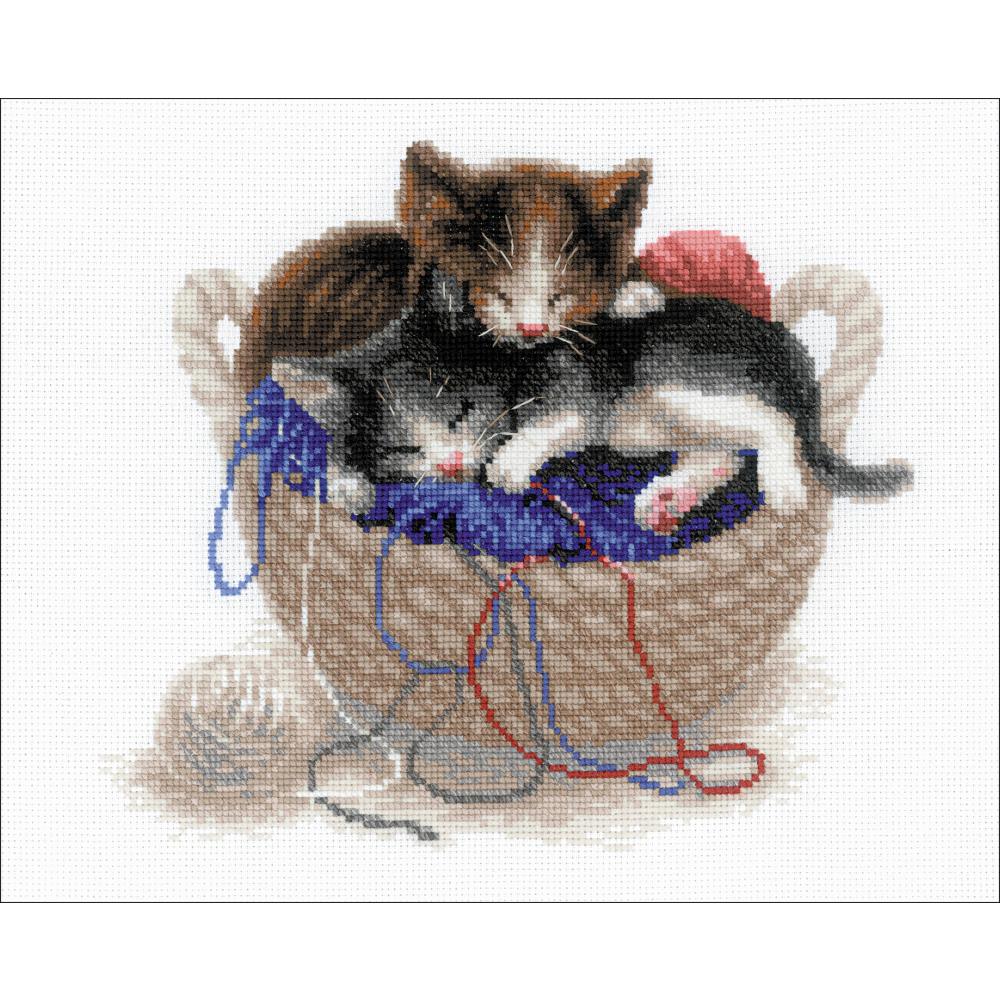 Close-up of the "Kittens in a Basket" embroidery design, showcasing the realistic fur details achieved through the matte finish of the premium wool-blend threads.