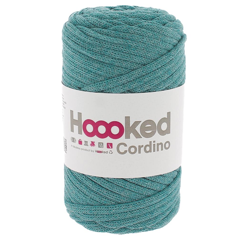 A 150g ball of Hoooked Cordino yarn made from 100% recycled fibers, featuring a sturdy braided cord texture for macramé and crochet in emerald colour