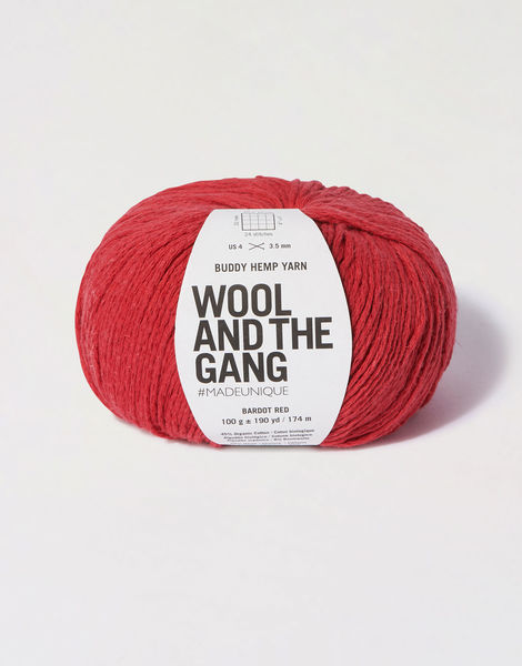 Close-up of the Buddy Hemp fiber, highlighting the beautiful linen-like twist and the blend of organic cotton and hemp strands in Badrot red colour